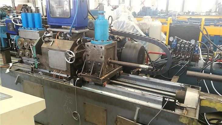 China Best Customized CNC Peeling Machine Centerless Lathe For Steel Bar